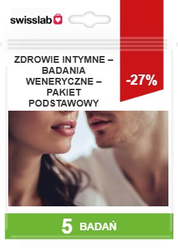 Mezczyzna i kobieta zaczynajacy się calowac