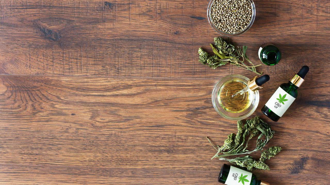olejki-cbd-substancje-na-drewnianym-stole-wzor