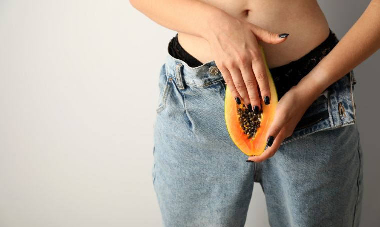 dziewczyna-masturbacja-owoce